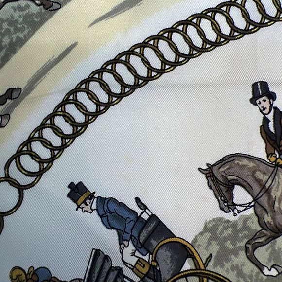 HERMES Carre 90 Scarves - Picture 5 of 11